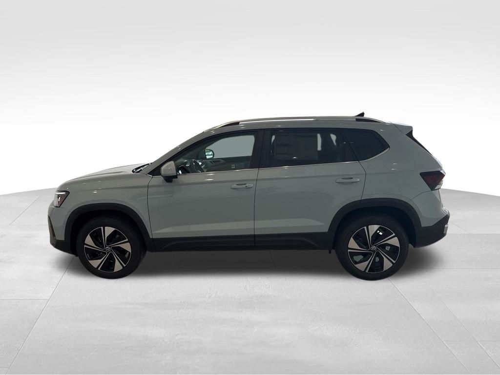 2025 Volkswagen Taos SE photo 2