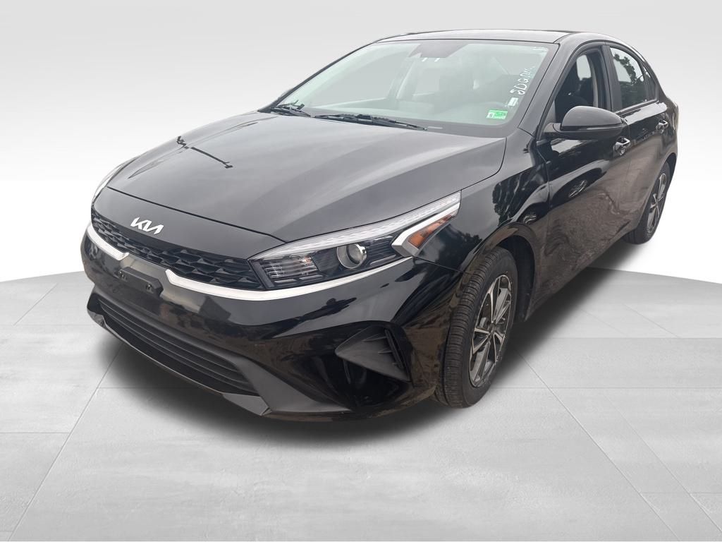 2023 Kia Forte LXS photo 3