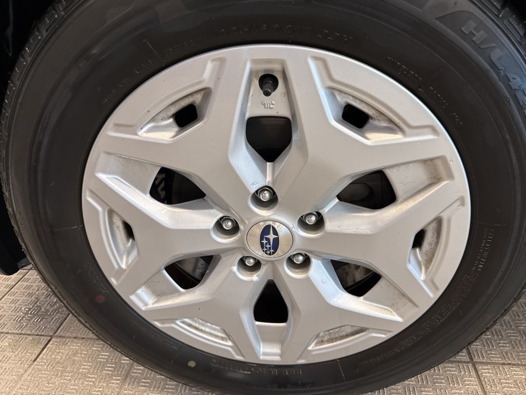 2022 Subaru Forester Base photo 3