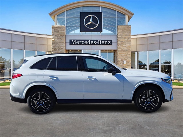 2026 Mercedes Benz GLC 300 4MATIC photo 4