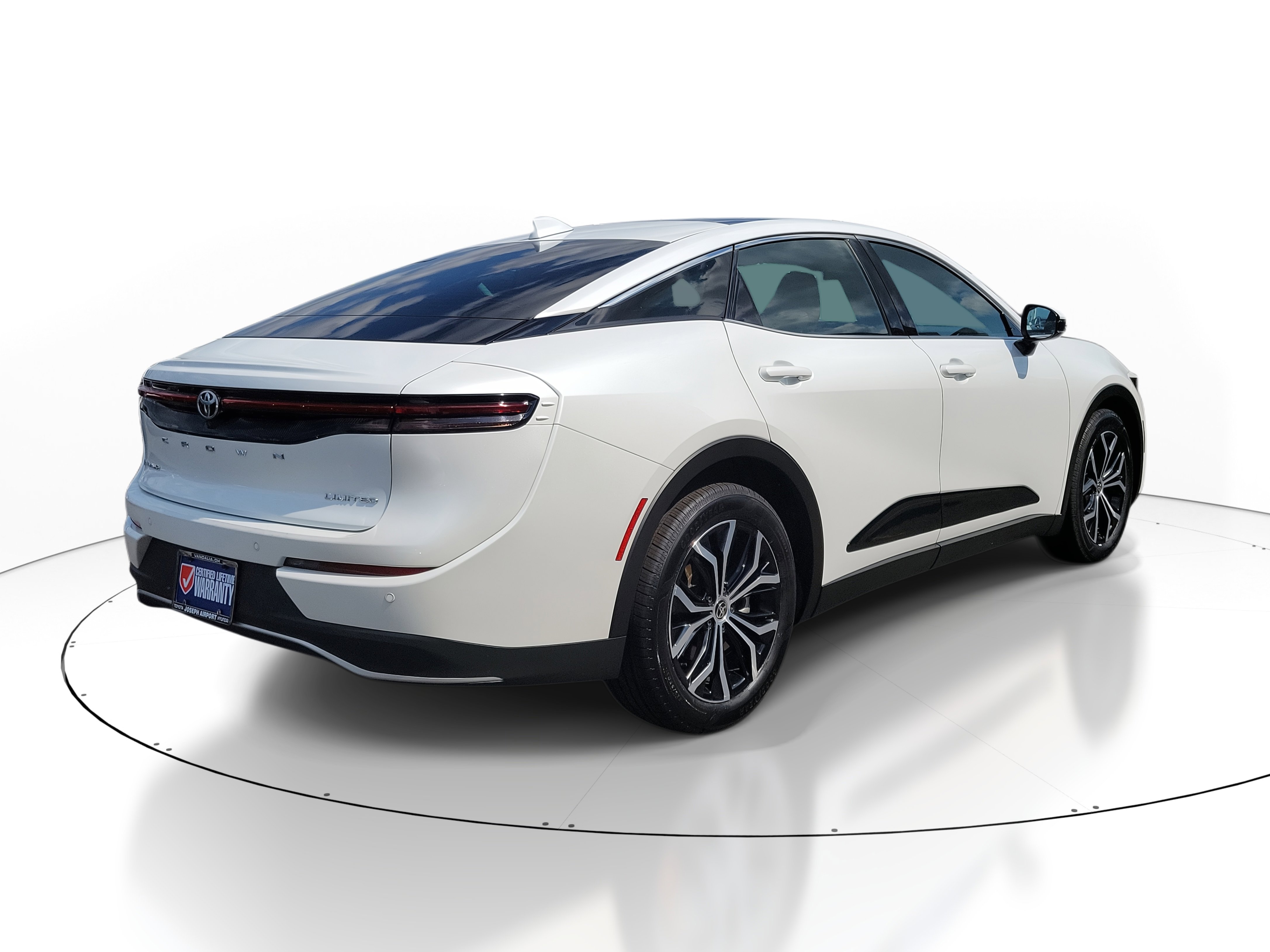 2024 Toyota Crown Limited photo 4