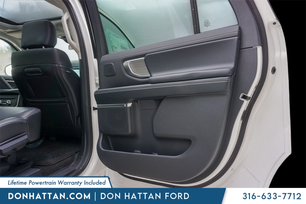 2025 Ford Expedition MAX Platinum photo 24