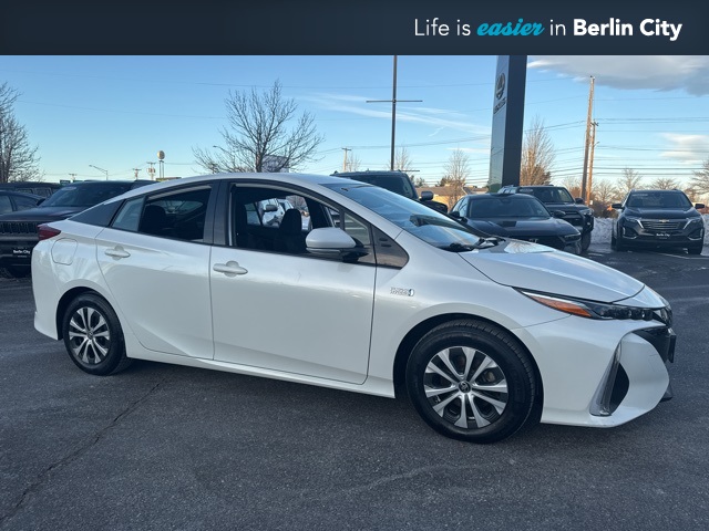 2020 Toyota Prius Prime LE's photo