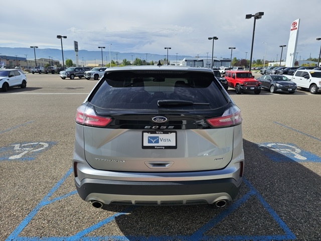 2024 Ford Edge Titanium photo 4