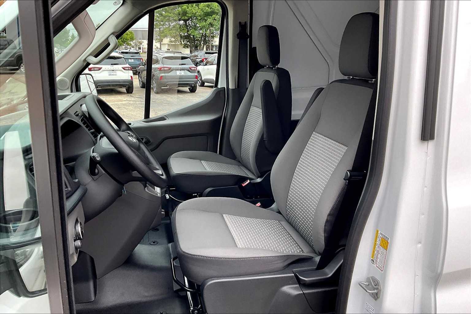 2025 Ford Transit Cargo Van photo 8
