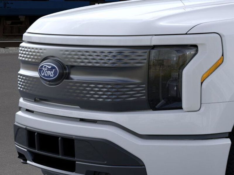 2025 Ford F-150 Lightning XLT photo 15