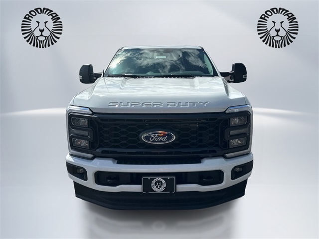 2025 Ford F-350 photo 2