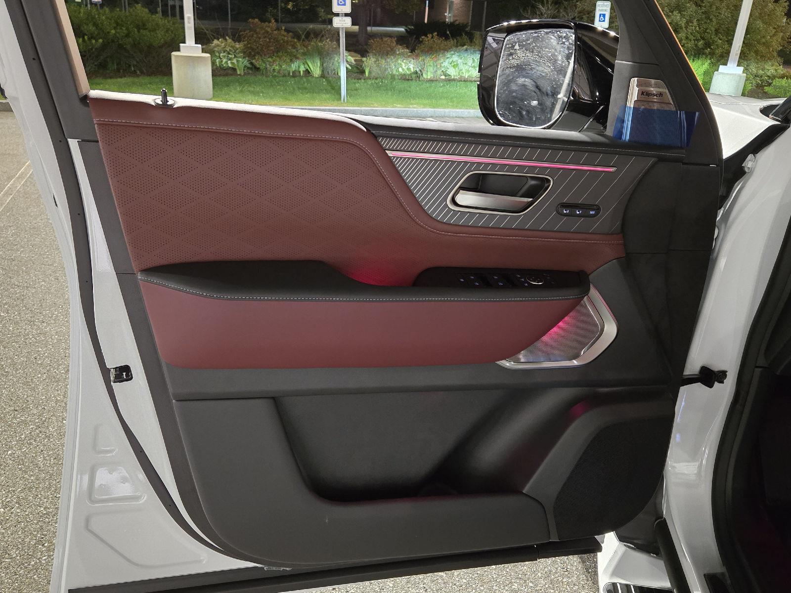 2026 Infiniti QX80 photo 8