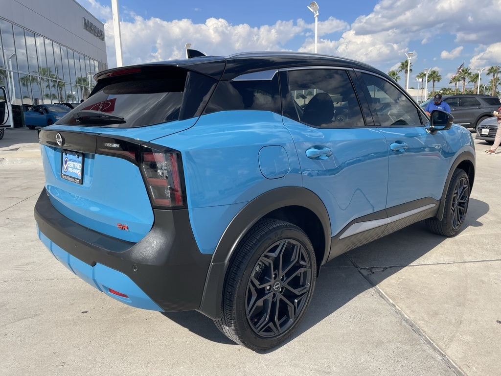 2025 Nissan Kicks SR photo 4