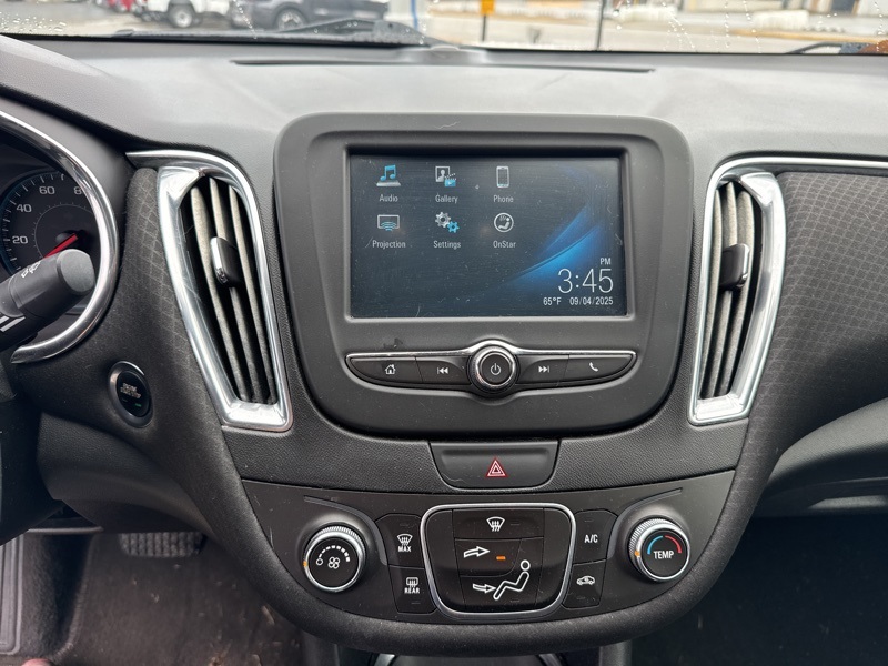 2018 Chevrolet Malibu 1LT photo 12