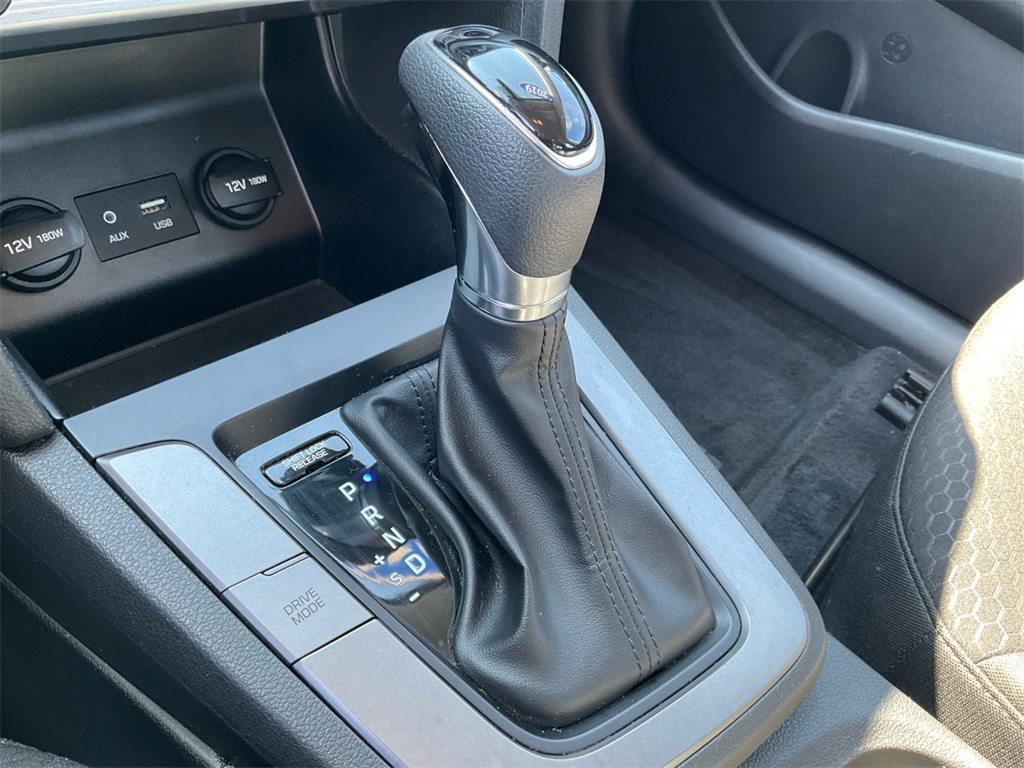 2019 Hyundai Elantra SEL photo 27