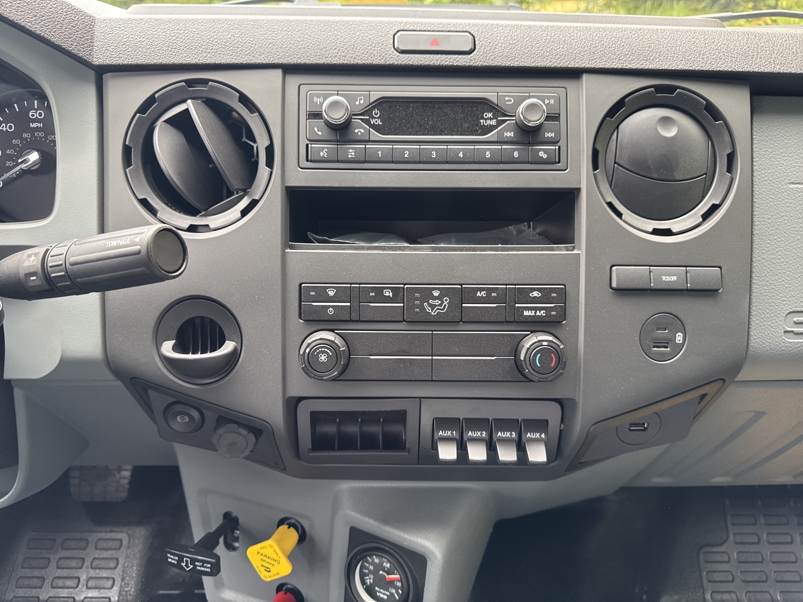 2026 Ford F-750 photo 12