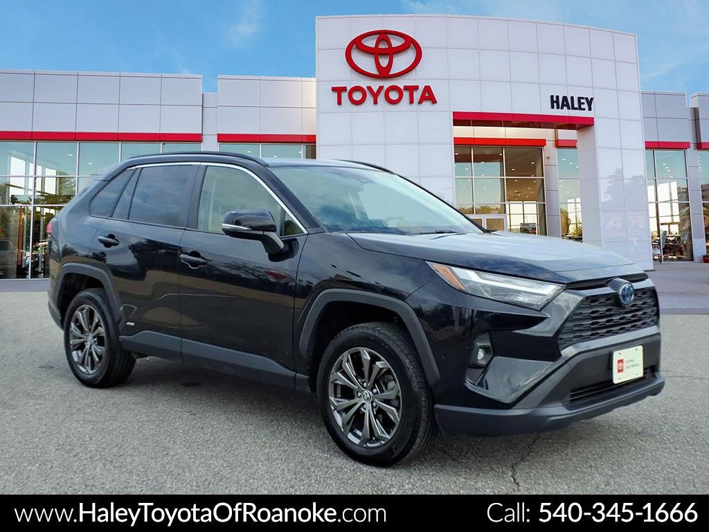 2022 Toyota RAV4 XLE Premium's photo