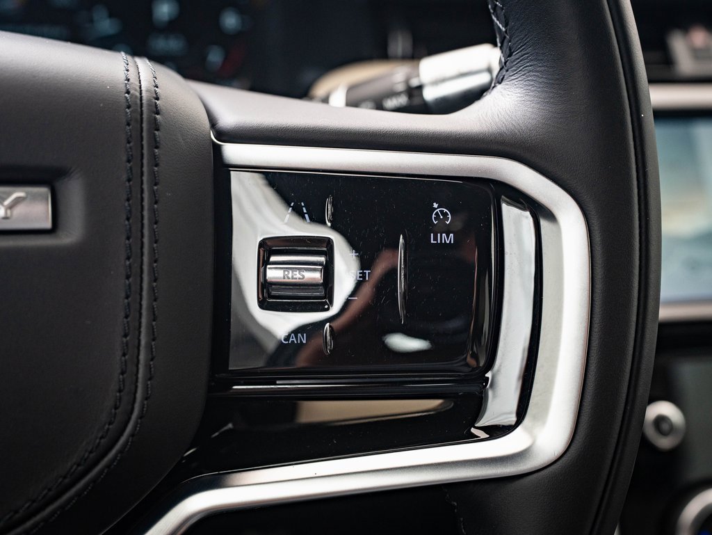 2022 Land Rover Discovery Sport SE photo 22