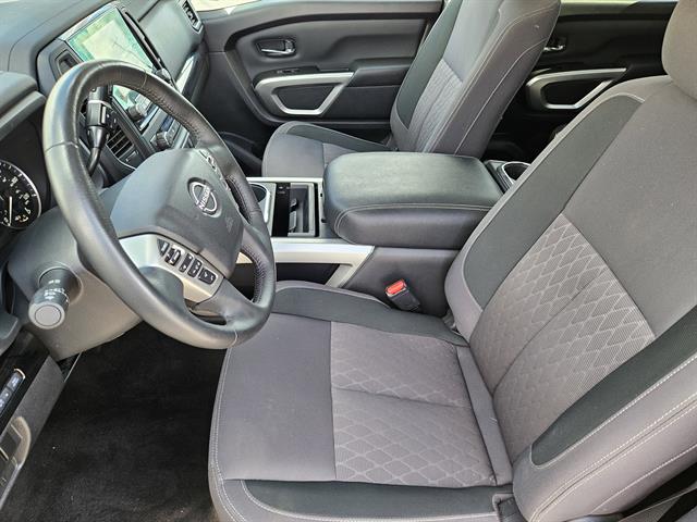 2024 Nissan Titan SV photo 8