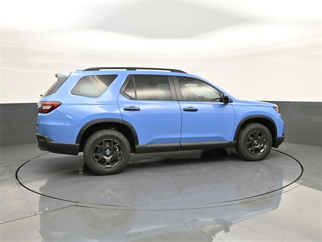 2025 Honda Pilot TrailSport photo 3