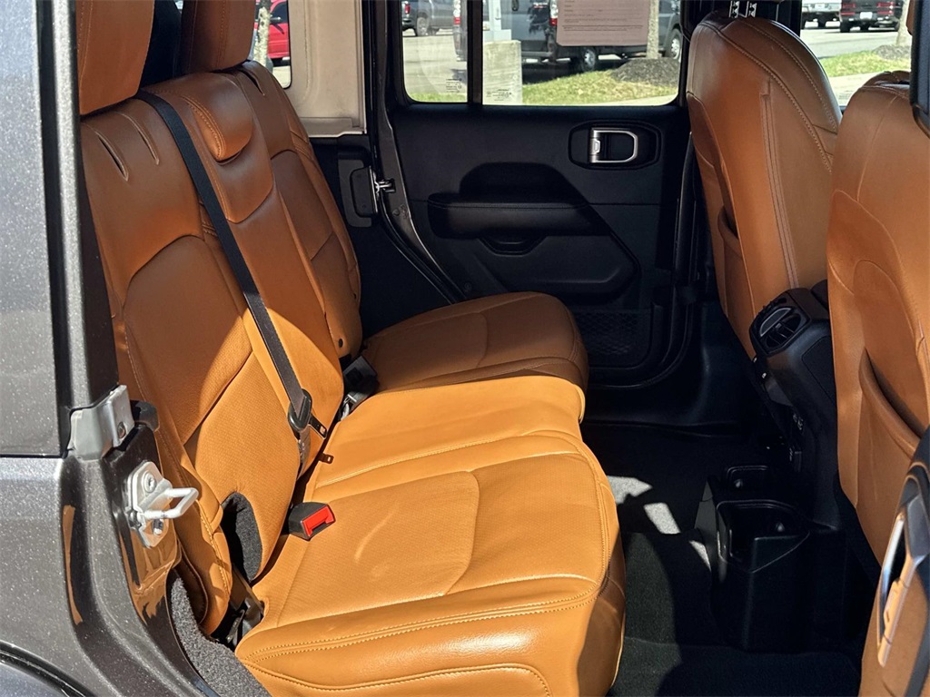 2018 Jeep Wrangler Unlimited Sahara photo 15