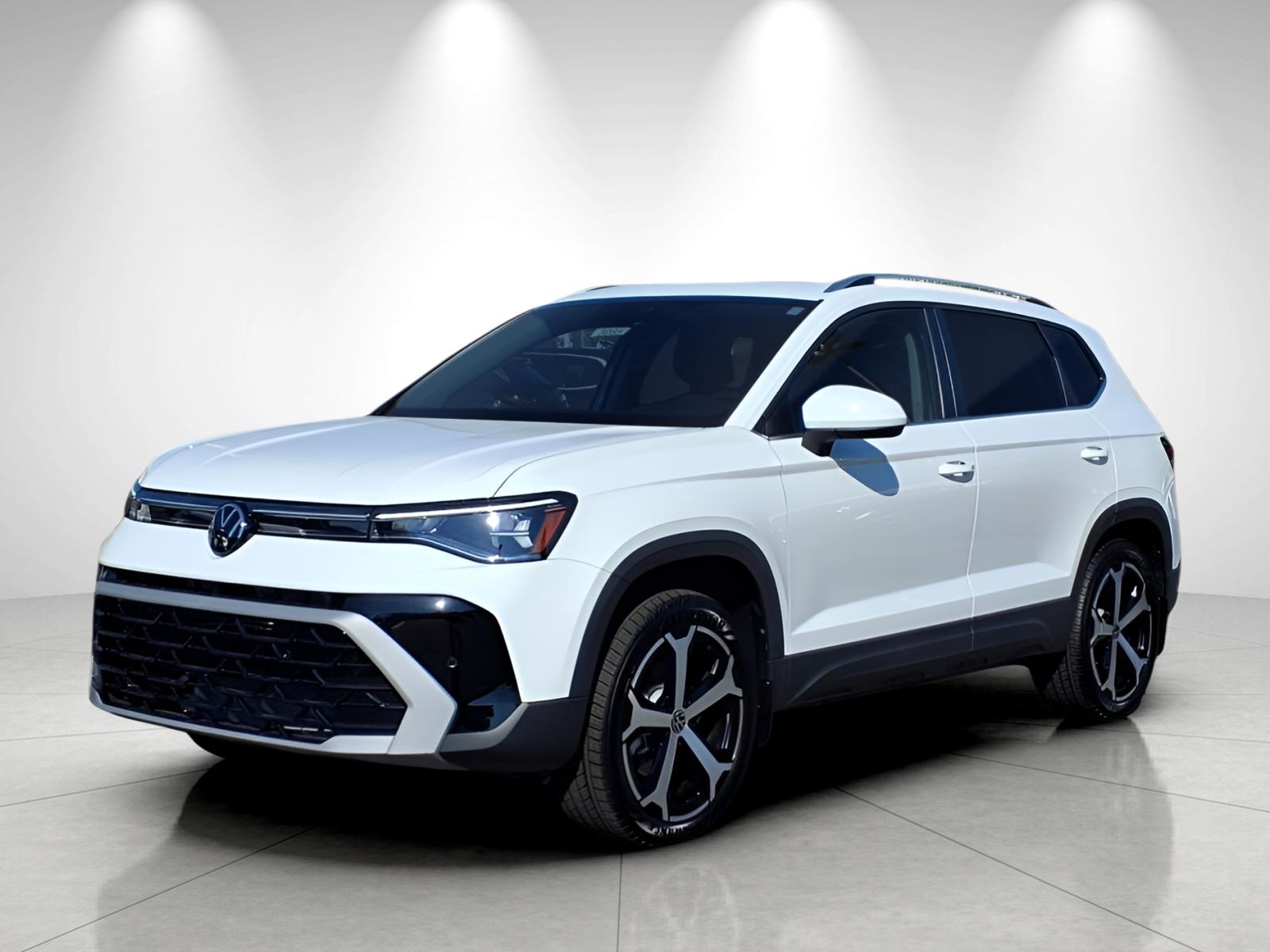 2025 Volkswagen Taos SEL's photo