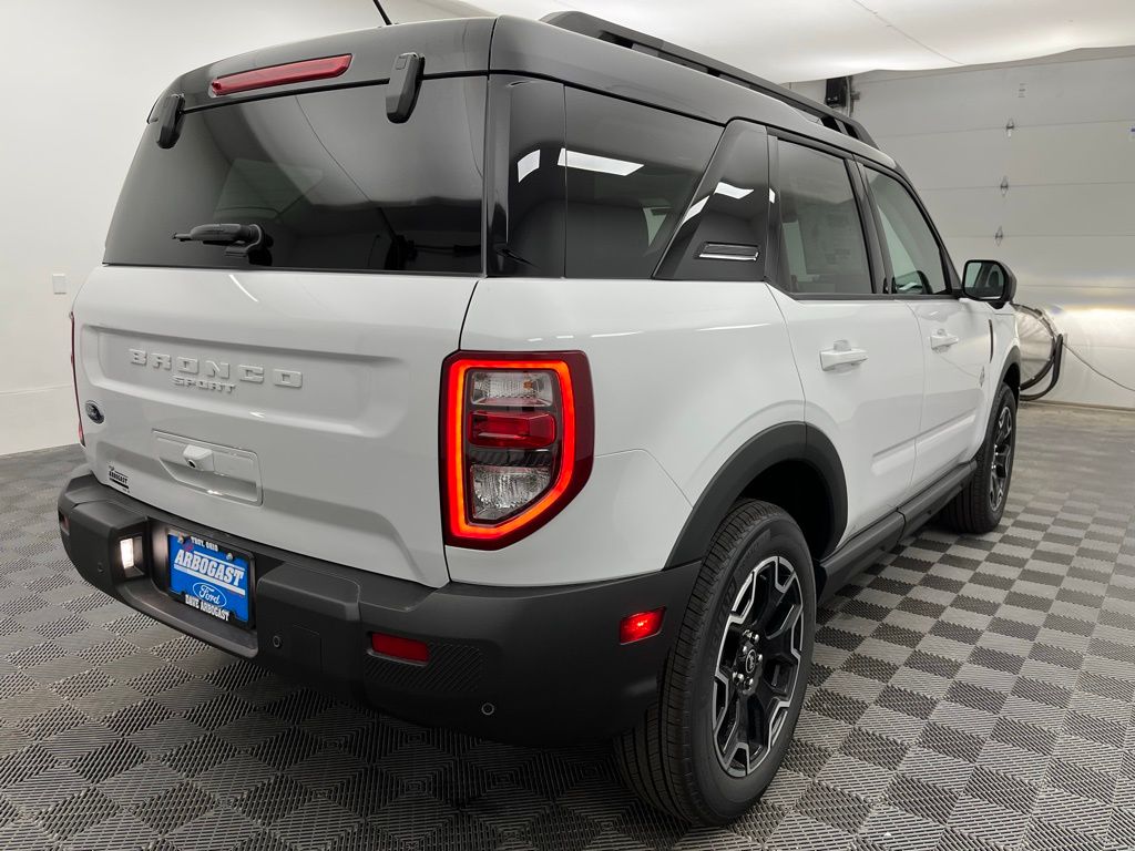 2025 Ford Bronco Sport Outer Banks photo 6