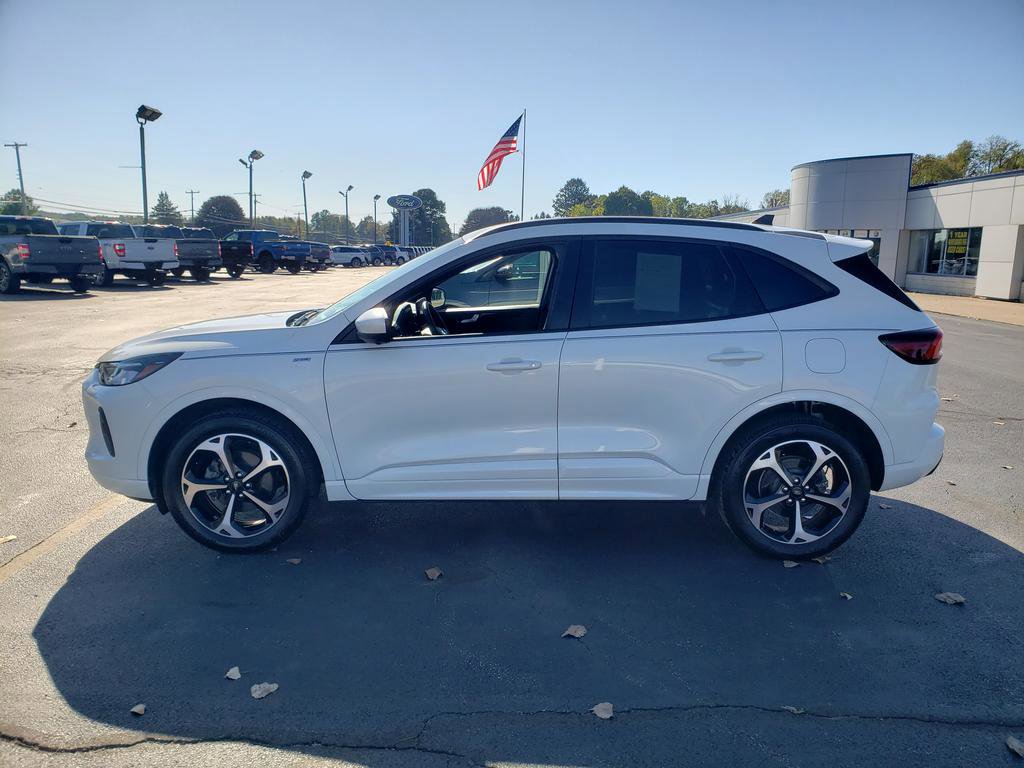 2023 Ford Escape ST-Line Select photo 3