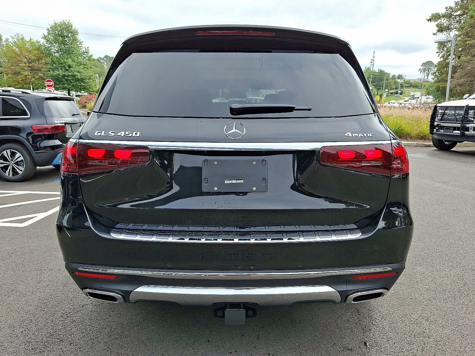2026 Mercedes Benz GLS 450 4MATIC photo 3