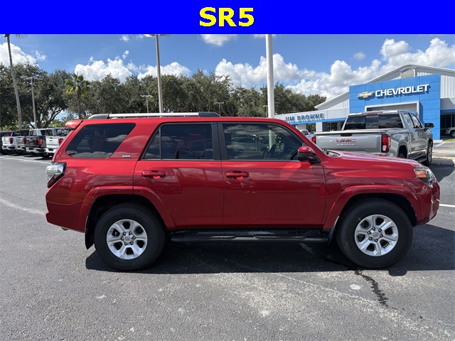 2020 Toyota 4Runner SR5 photo 3