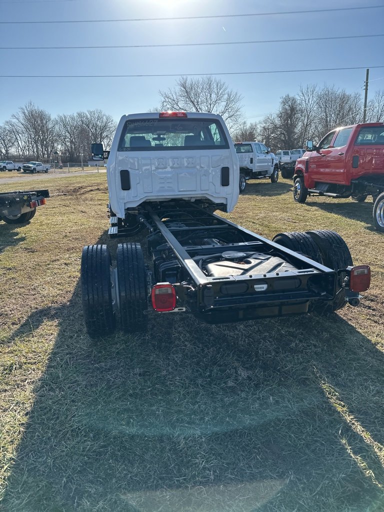 2024 Chevrolet Silverado 5500HD Work Truck photo 4