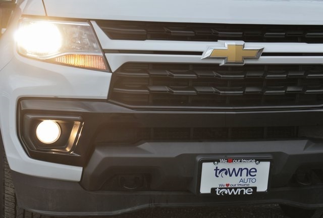 2022 Chevrolet Colorado LT photo 2