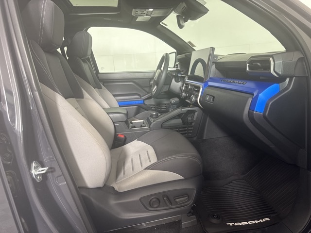 2024 Toyota Tacoma TRD Off-Road photo 4