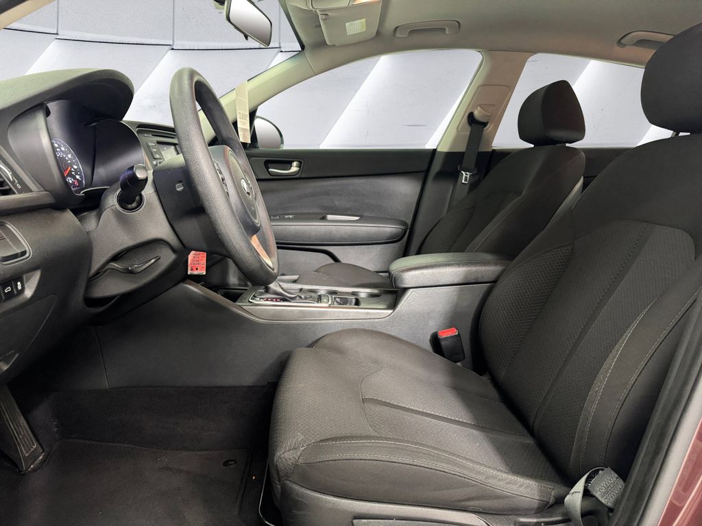 2017 Kia Optima LX photo 7