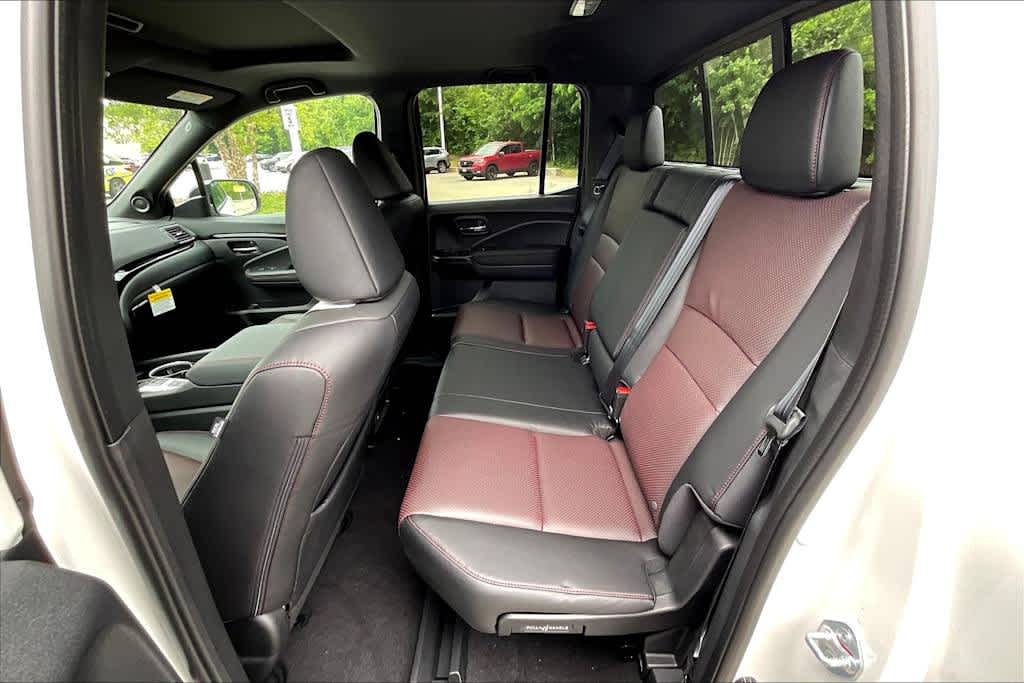 2026 Honda Ridgeline Black Edition photo 14