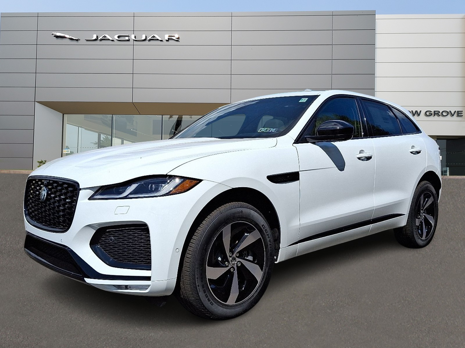 2026 Jaguar F-Pace R-Dynamic S's photo