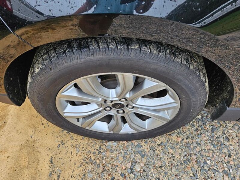 2023 Ford Edge Titanium photo 18