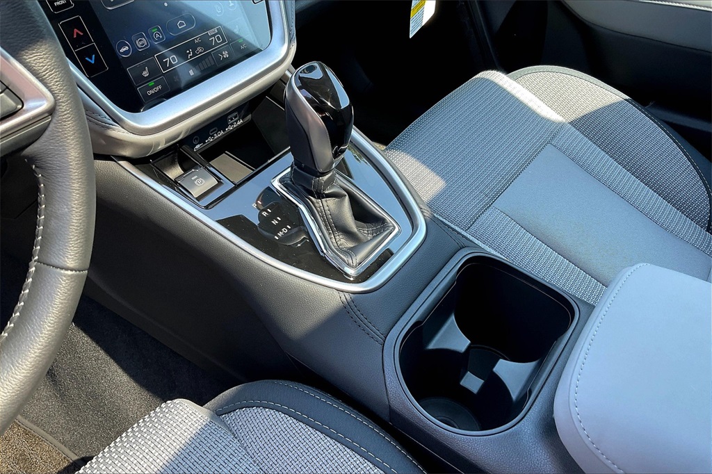 2025 Subaru Outback Premium photo 4