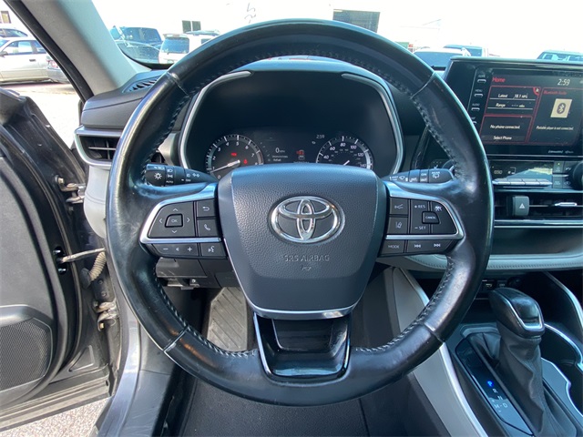 2021 Toyota Highlander XLE photo 19