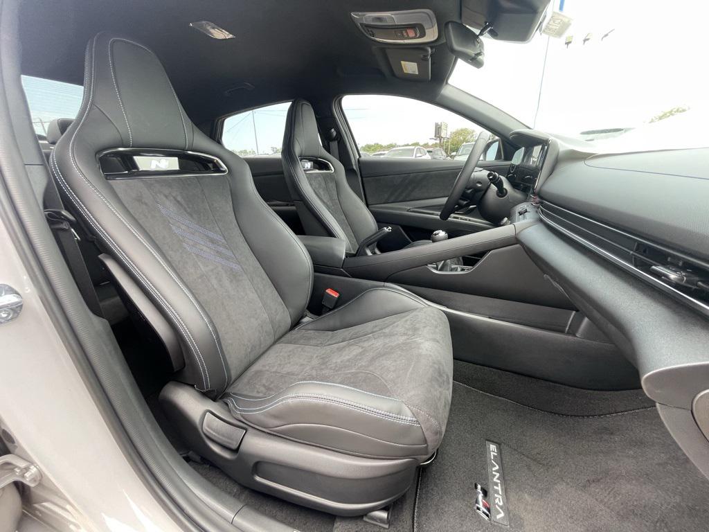 2025 Hyundai Elantra N Base photo 12