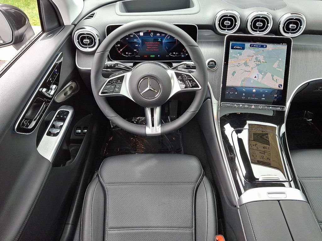 2025 Mercedes Benz GLC 350e 4MATIC photo 4
