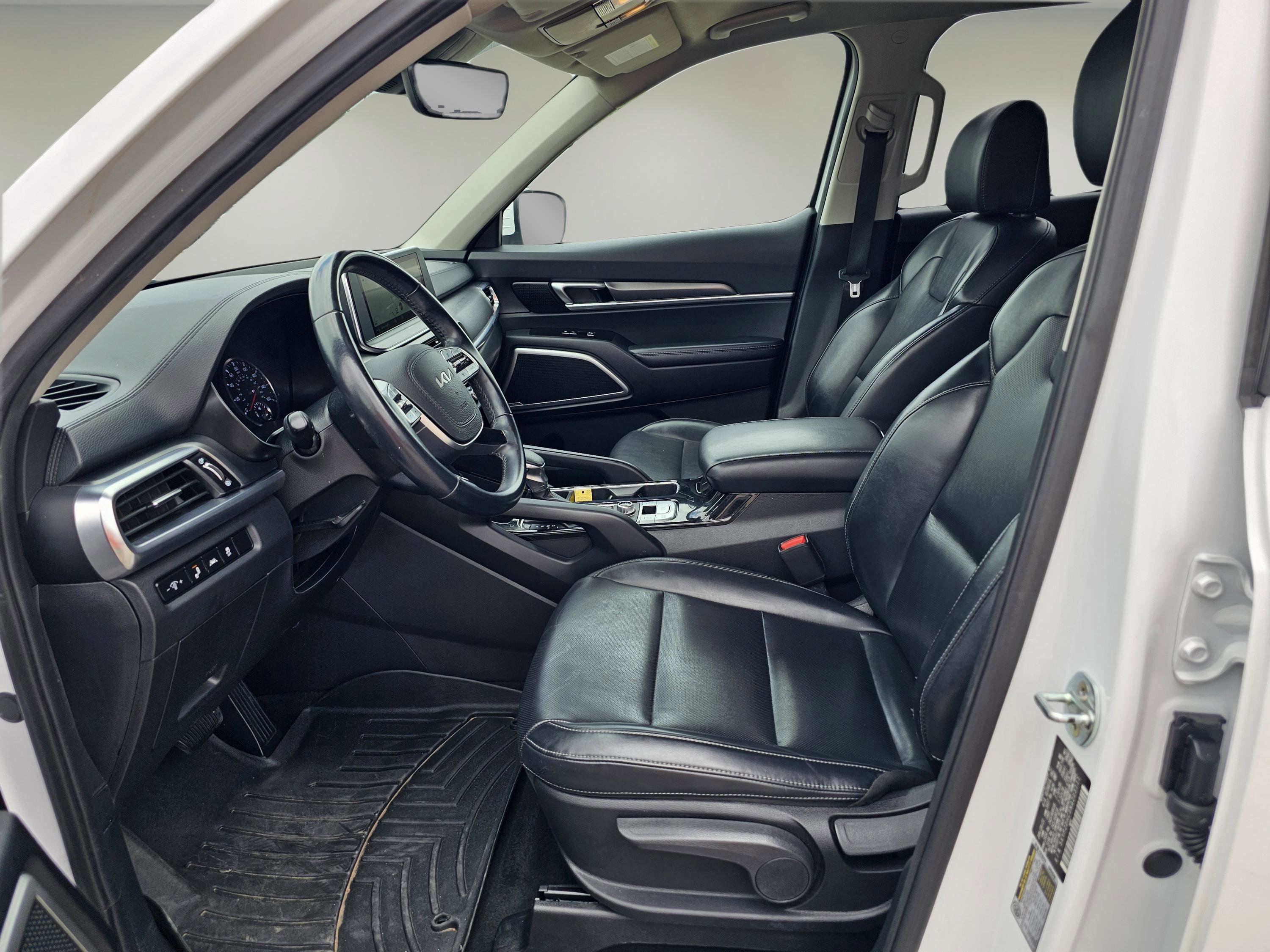 2022 Kia Telluride LX photo 15
