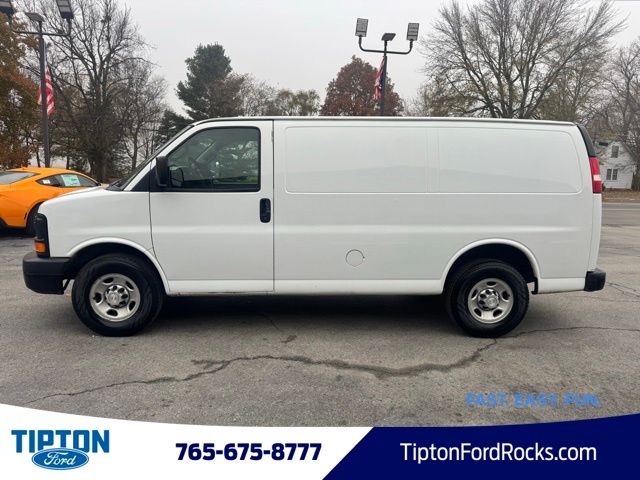 2016 Chevrolet Express 2500 Work Van photo 2