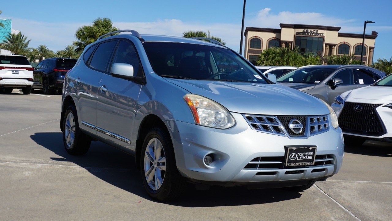 2013 Nissan Rogue SV photo 3