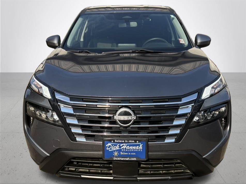 2024 Nissan Rogue SV photo 2