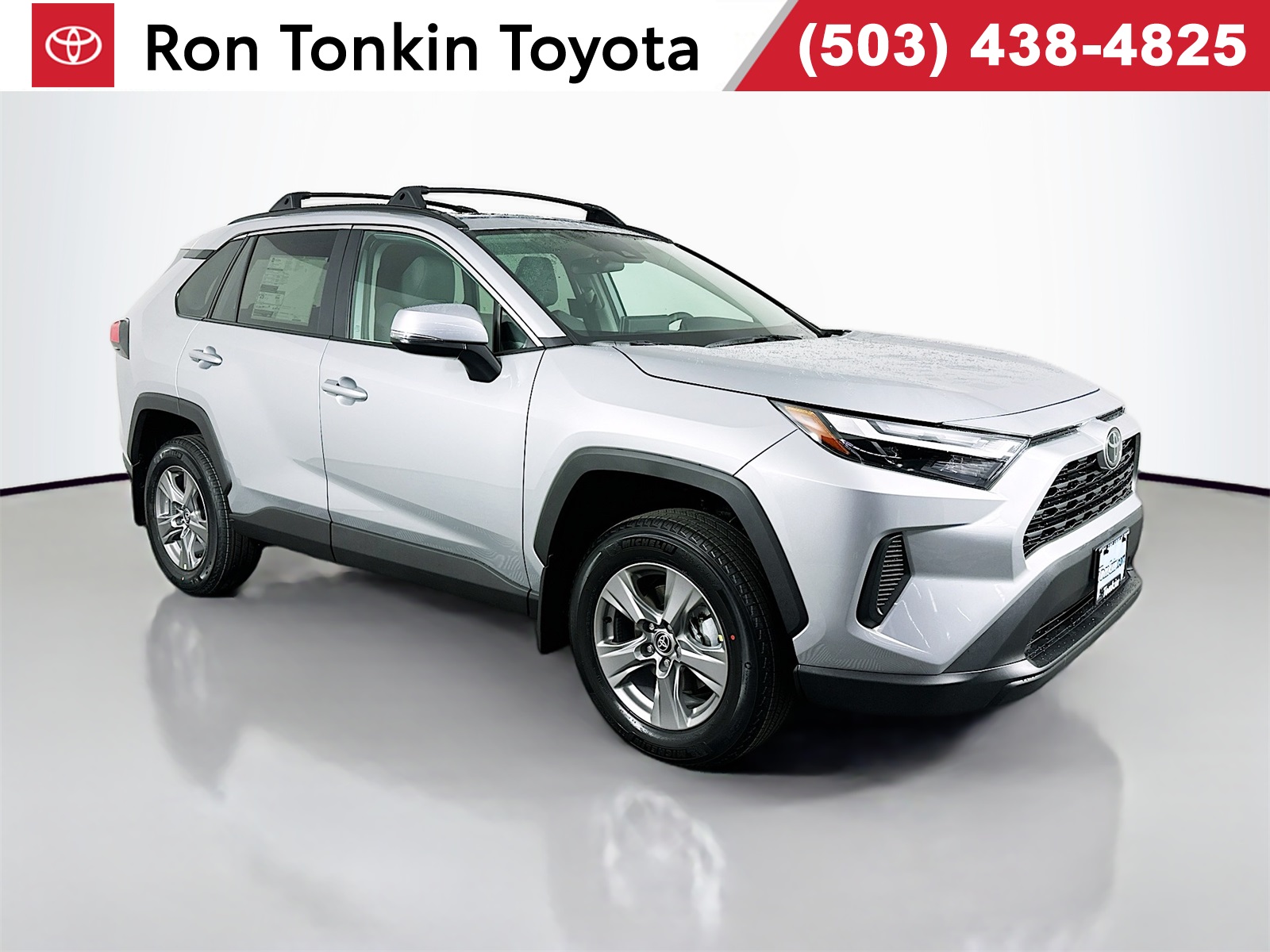 2025 Toyota RAV4 XLE's photo