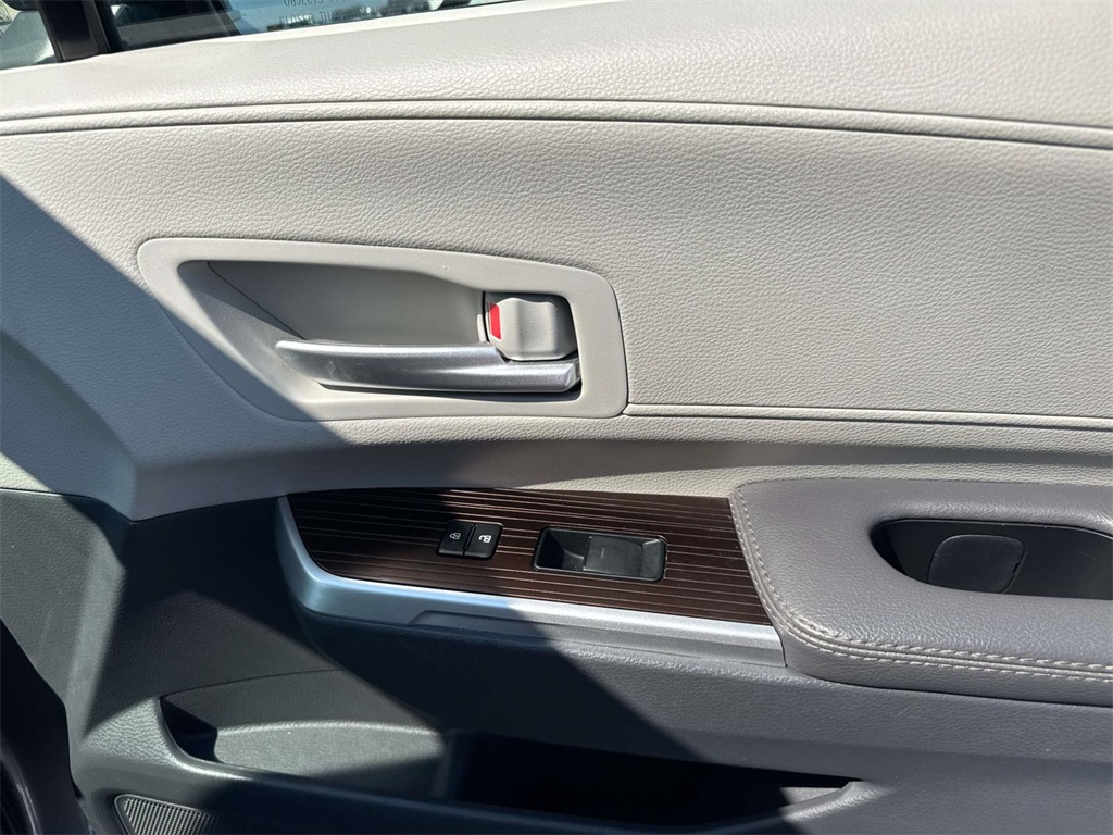2024 Toyota Sienna XLE photo 15