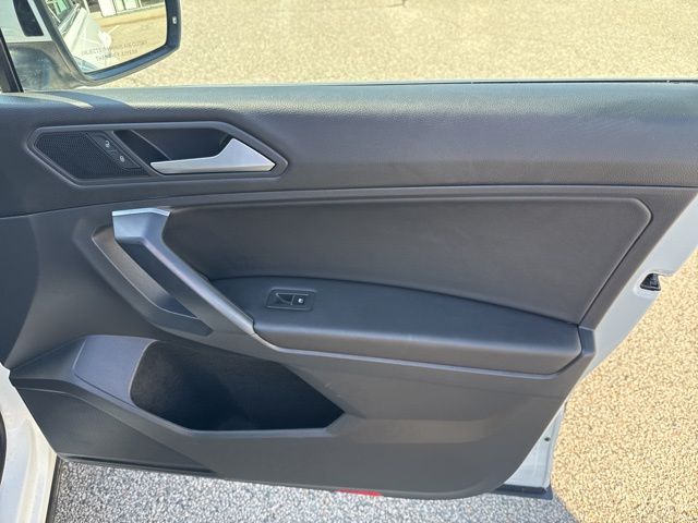 2021 Volkswagen Tiguan R-Line Black SEL photo 16