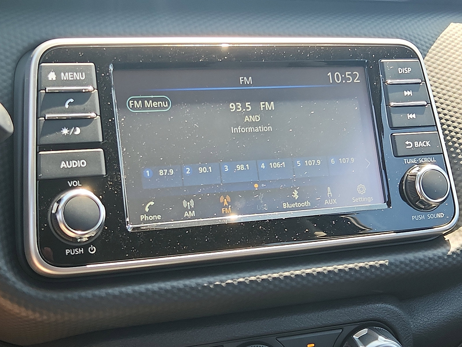 2025 Nissan Kicks Play S photo 9