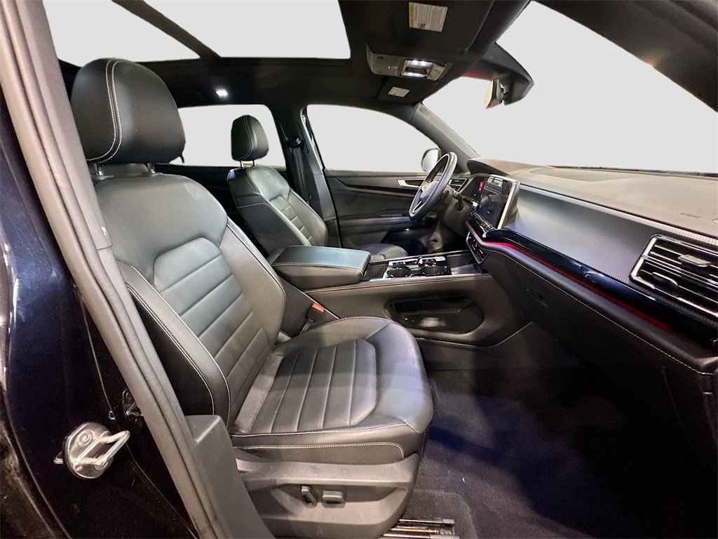 2024 Volkswagen Atlas Cross Sport SEL photo 29