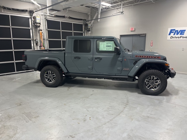 2026 Jeep Gladiator Mojave's photo