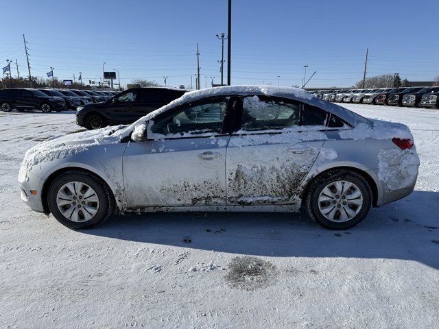 2016 Chevrolet Cruze L photo 4