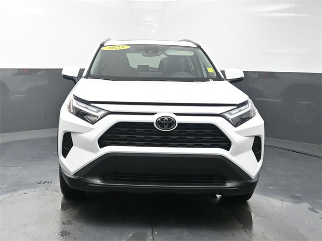 2025 Toyota RAV4 XLE photo 2