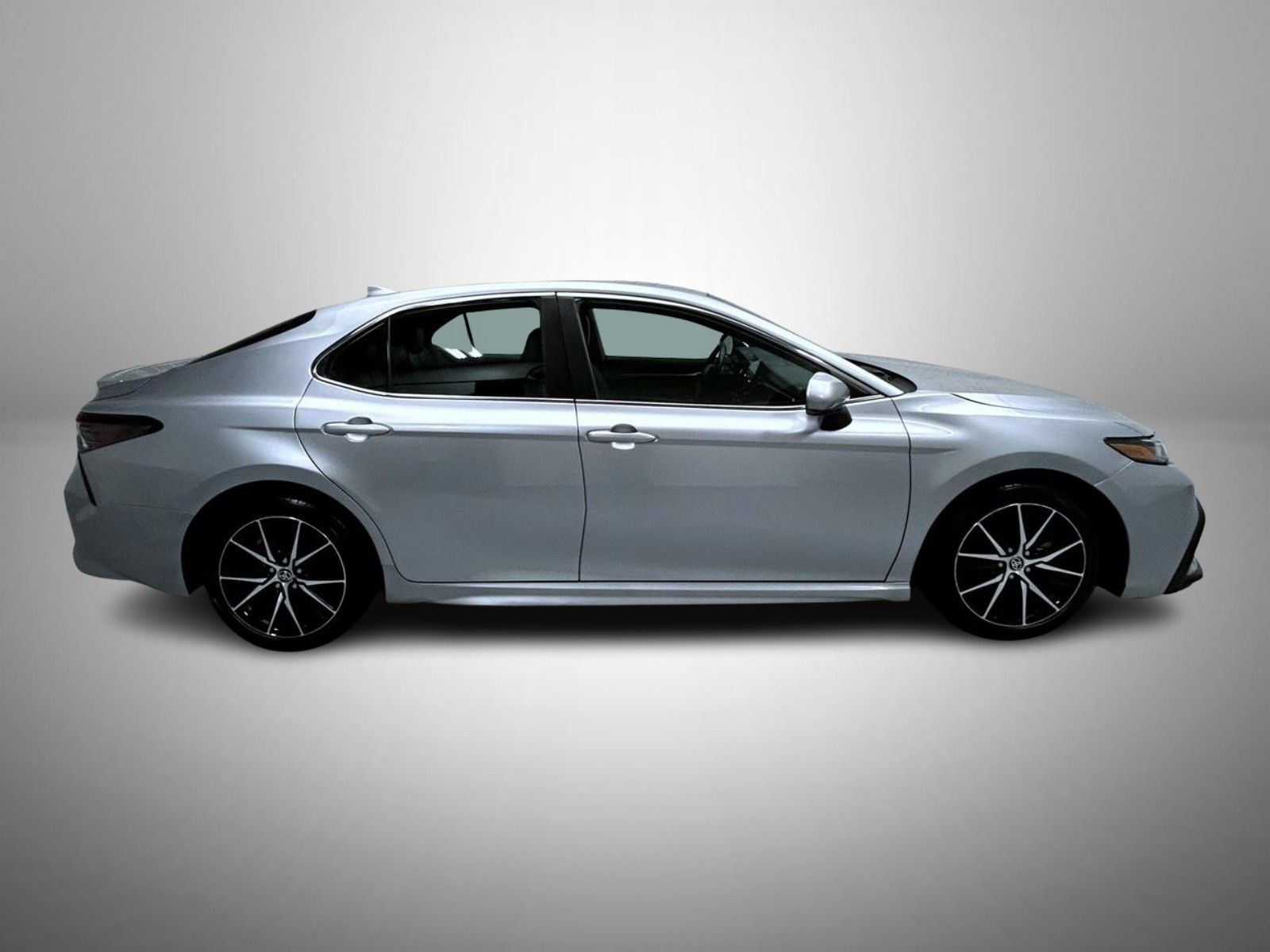 2024 Toyota Camry SE photo 4